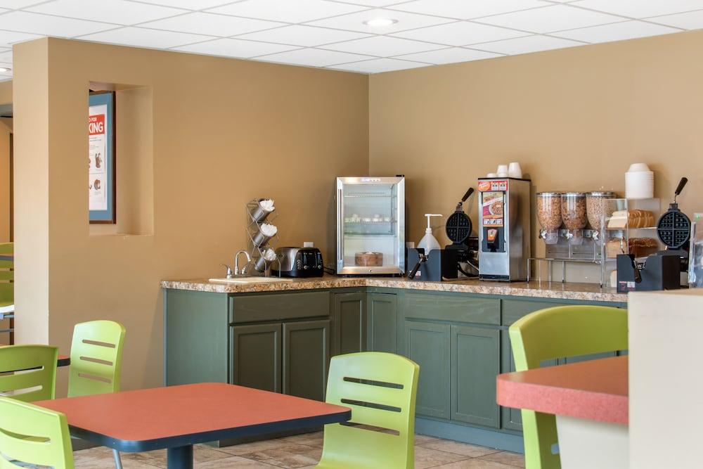 Econo Lodge Inn & Suites Binghamton Zewnętrze zdjęcie