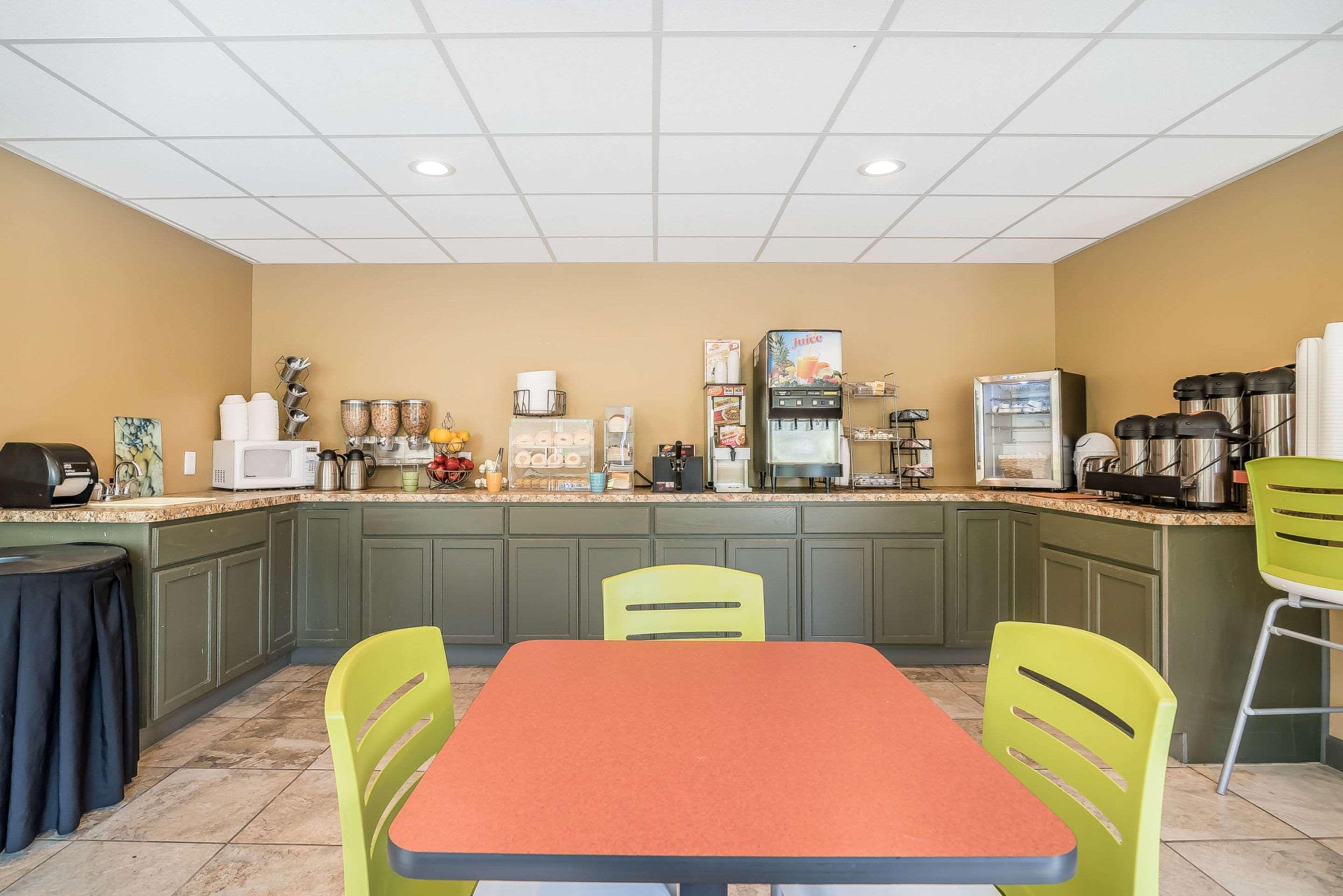 Econo Lodge Inn & Suites Binghamton Zewnętrze zdjęcie