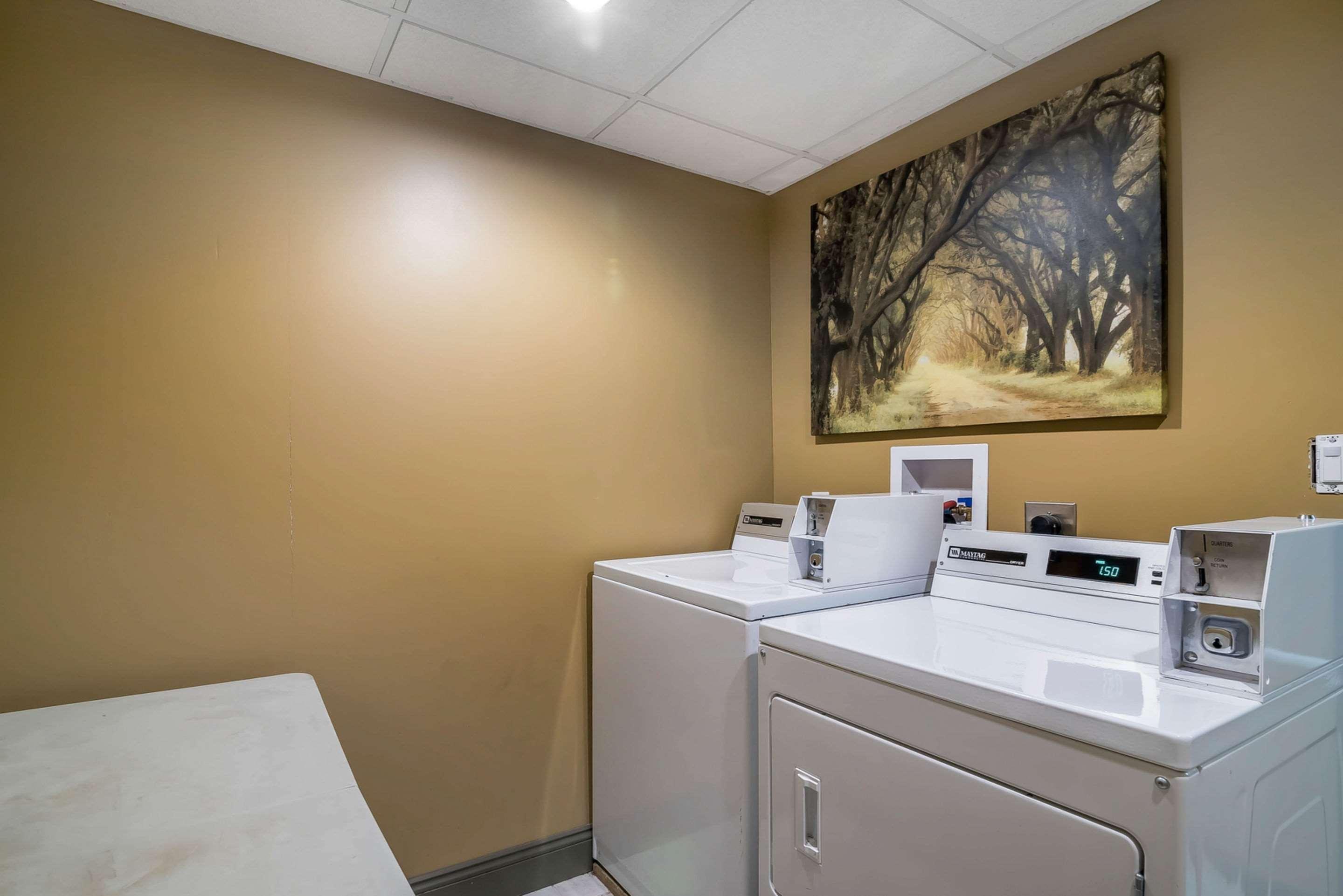 Econo Lodge Inn & Suites Binghamton Zewnętrze zdjęcie