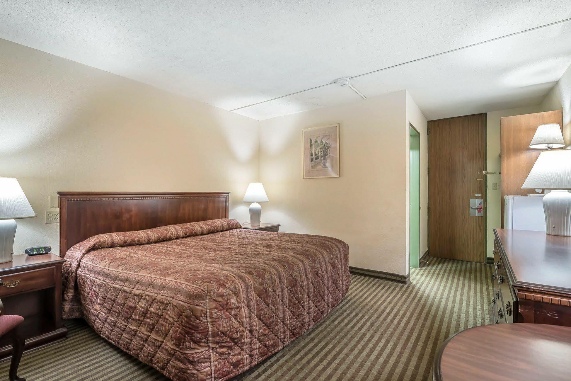 Econo Lodge Inn & Suites Binghamton Zewnętrze zdjęcie