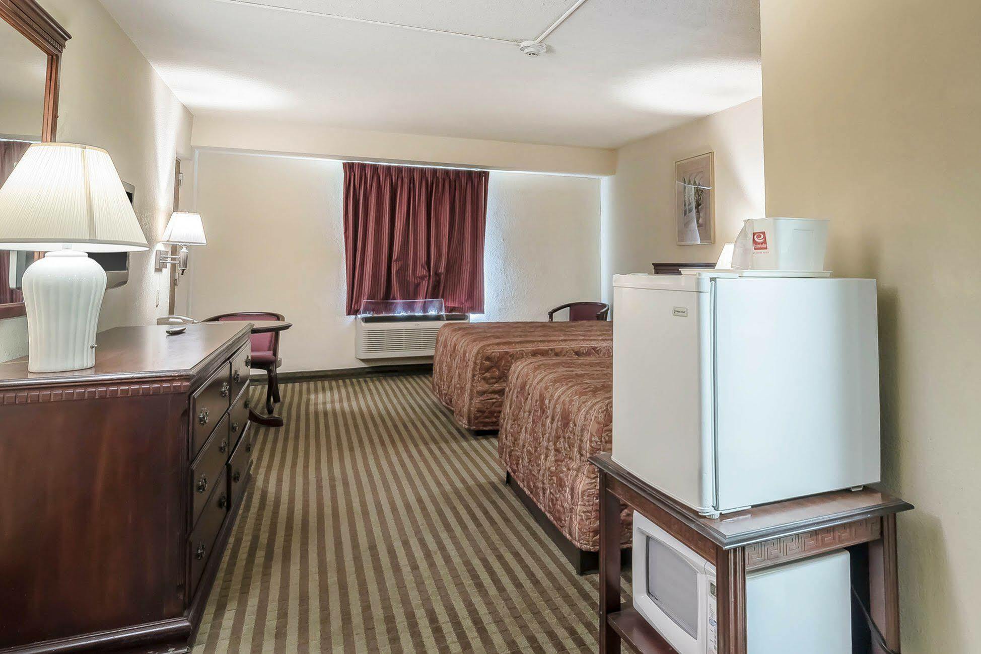 Econo Lodge Inn & Suites Binghamton Zewnętrze zdjęcie